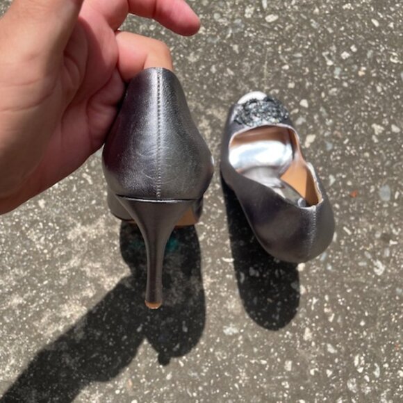 Badgley Mischka Silver Peep Toe Crystal Brooch Pumps - Picture 3 of 13